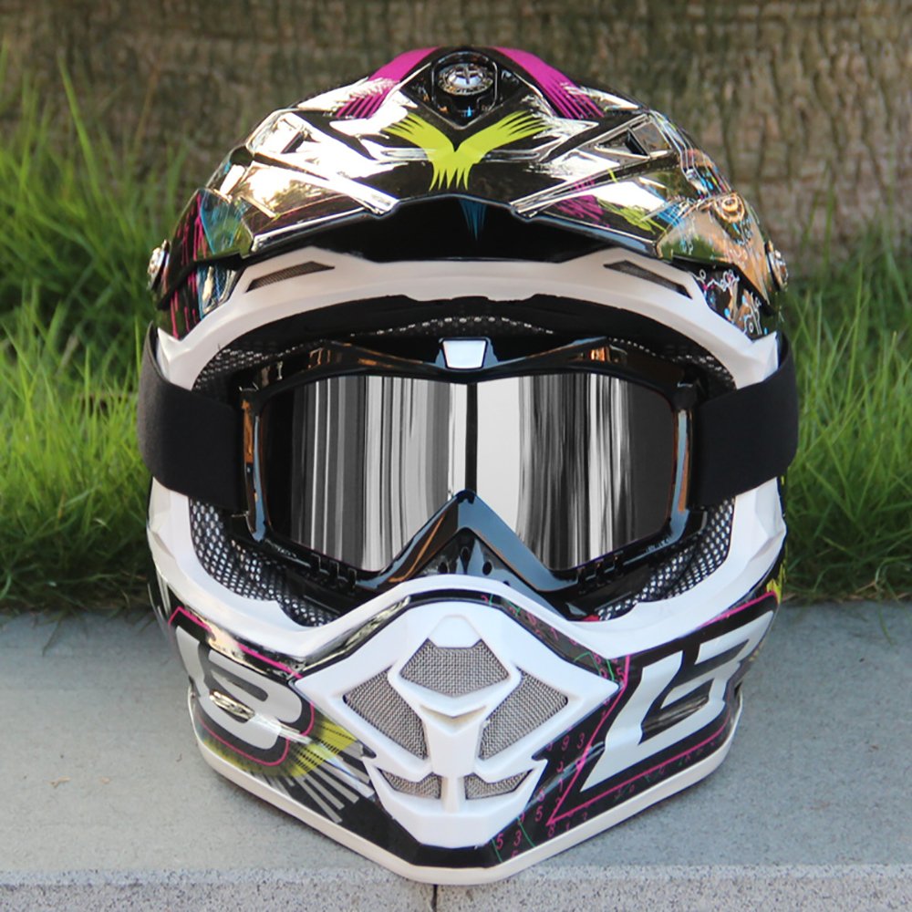 Dmeixs close-up of polycarbonate lens highlighting scratch resistance and clear view