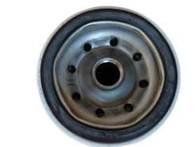 Donaldson P550943 side seal detail displaying tight gasket fit
