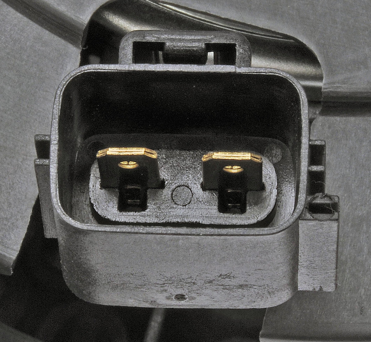 Dorman 621-028 installed in engine bay demonstrating correct fit and cooling