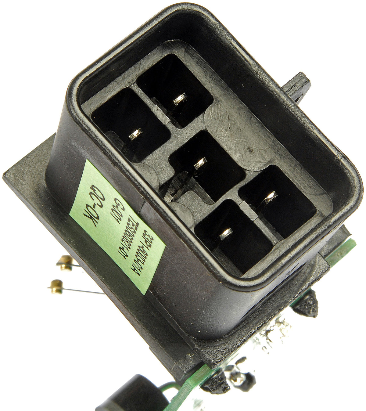 Dorman 88136 connector close-up showing wiring match for quick install