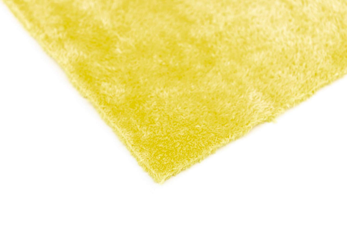 Edgeless hem detail on The Rag Company towel preventing swirl marks and snag-free use