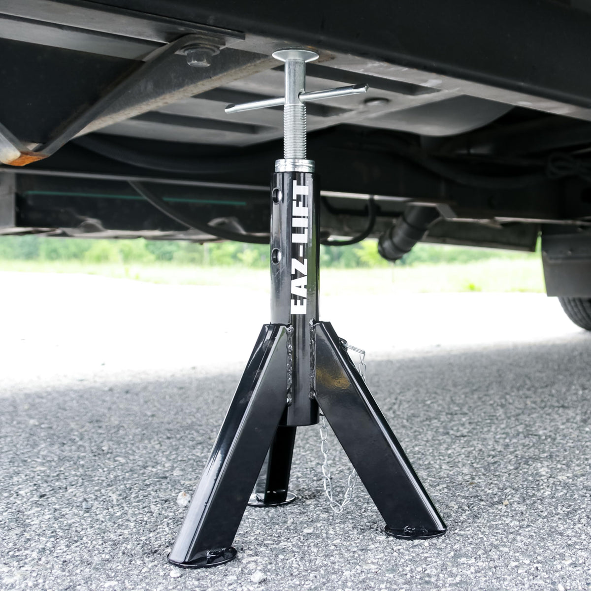 Eaz-Lift powder-coated tube detail highlighting rust-resistant finish for outdoor protection