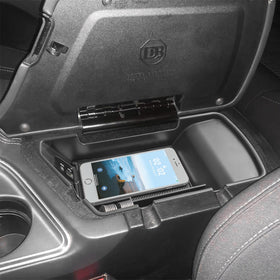 EDBETOS organizer holding phone and keys for quick access while driving