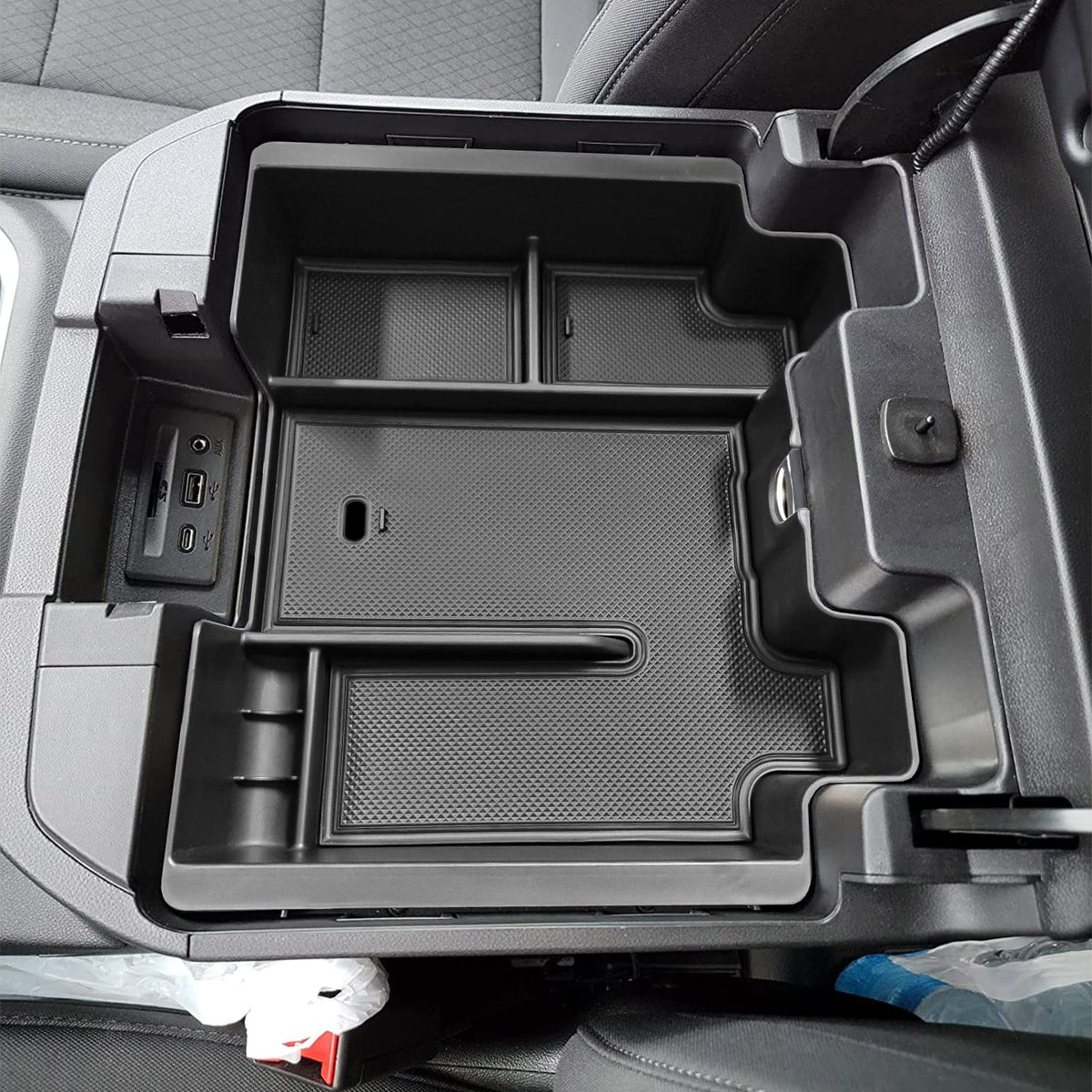 EDBETOS front view of tray showing fit and clean lines, improves organization