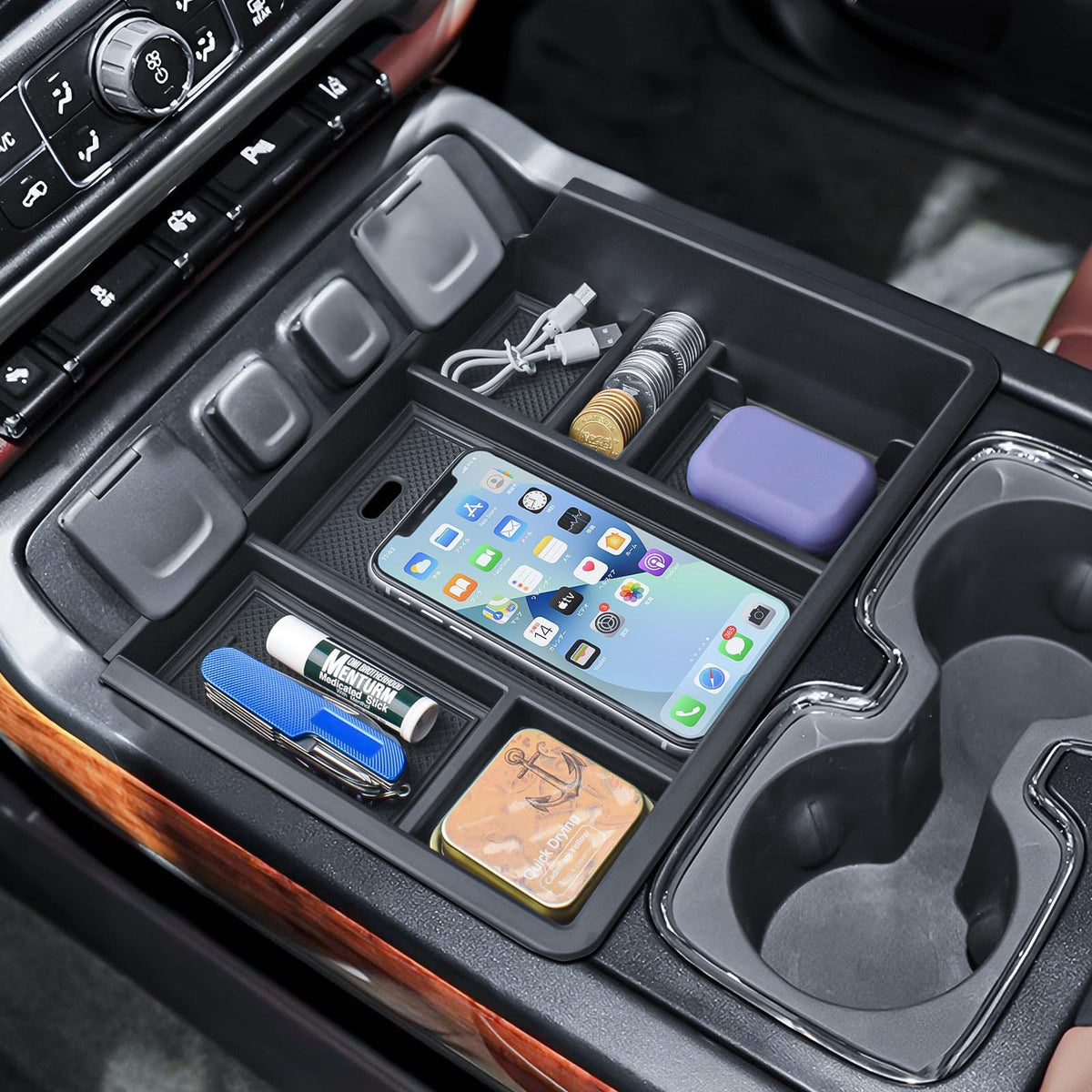 EDBETOS lifestyle cabin shot demonstrating clutter-free center console benefit
