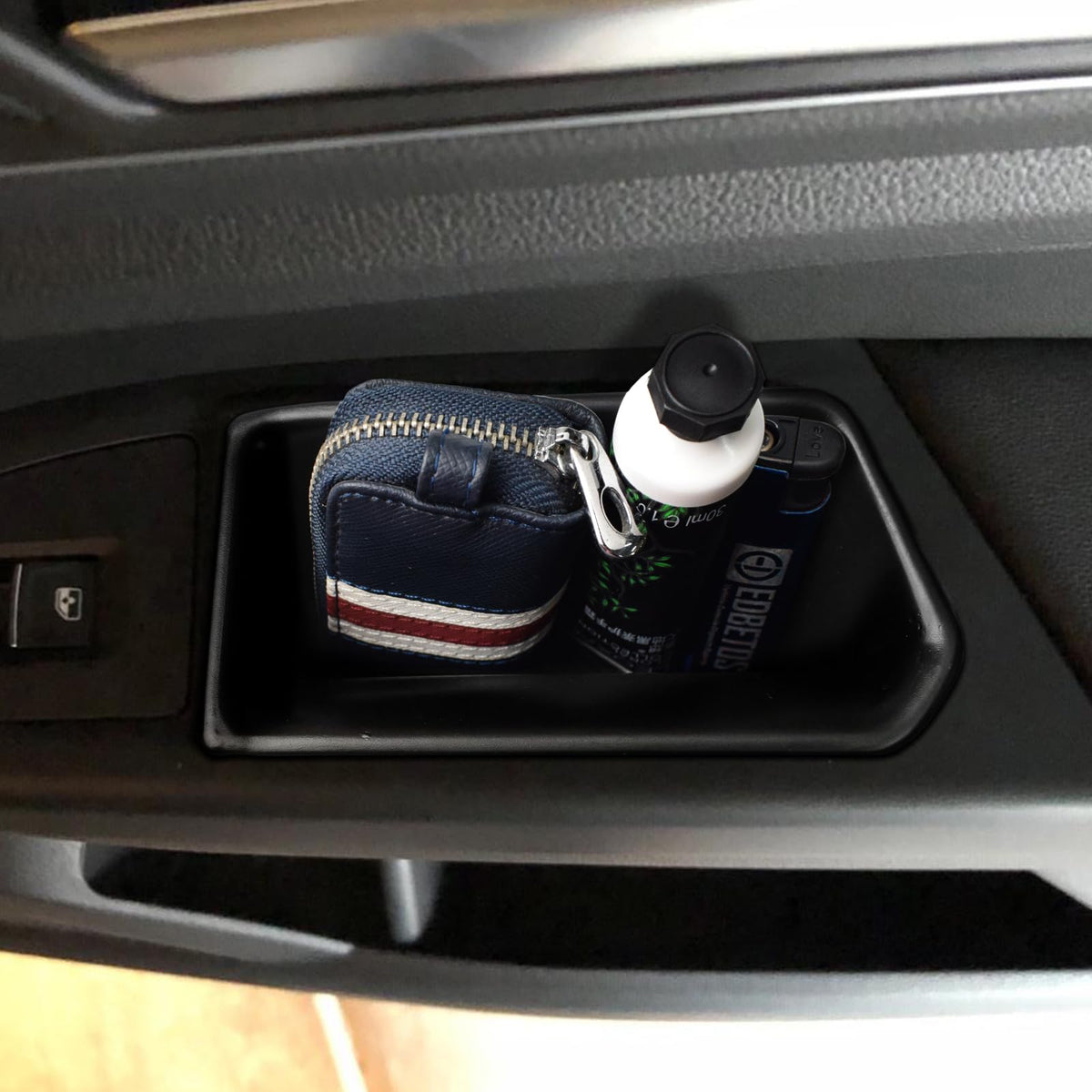 EDBETOS lifestyle dashboard shot illustrating clutter-free interior benefit