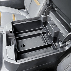 EDBETOS lifestyle shot in truck interior demonstrating tidy console and organized driving benefit