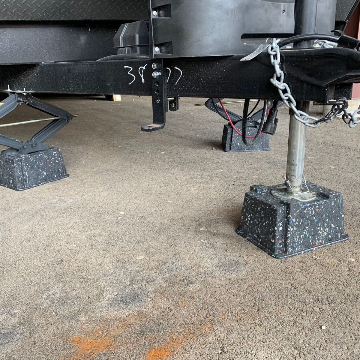 EKON OX BLOX next to ruler scale for compact footprint and weight