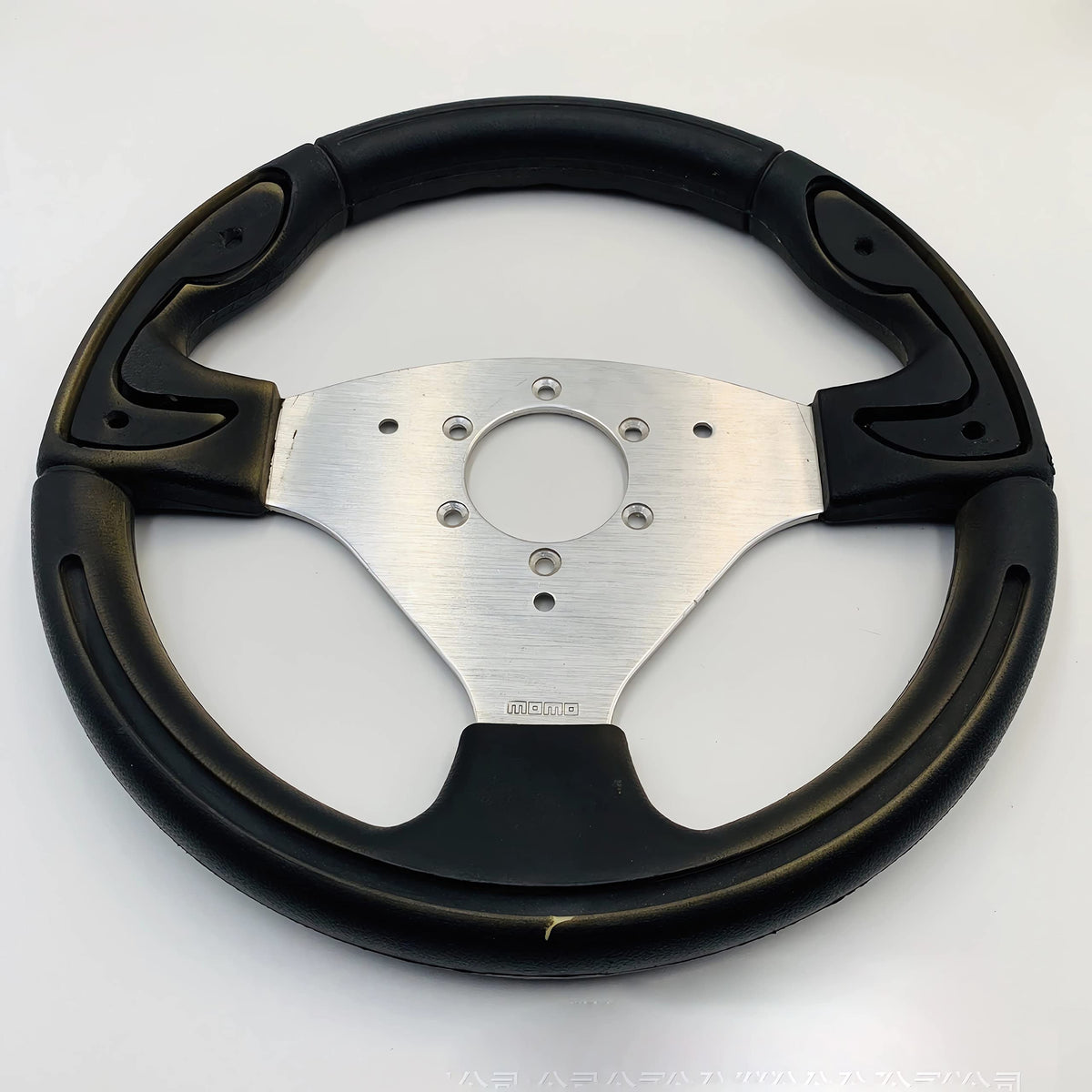 Enajucy three-spoke drilled pattern reducing weight and improving handling