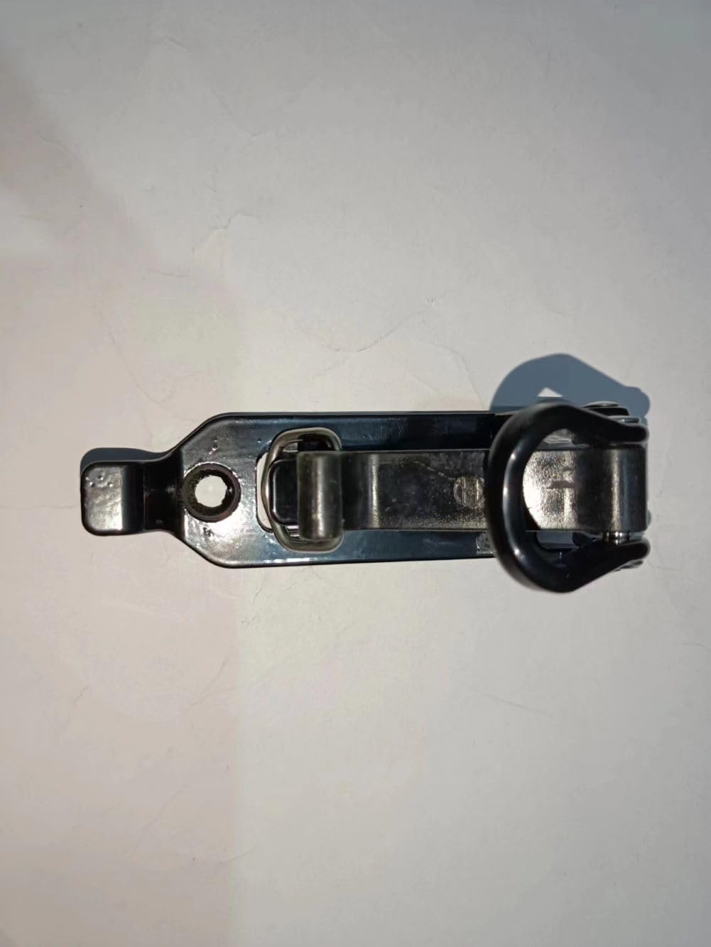 fatyehx bottom base footprint closeup illustrating secure mounting area
