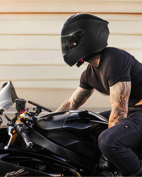 Favoto helmet on motorcycle in action showing real-world visibility benefit