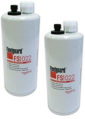 Fleetguard FS1022 front view showing label and robust construction for reliable filtration