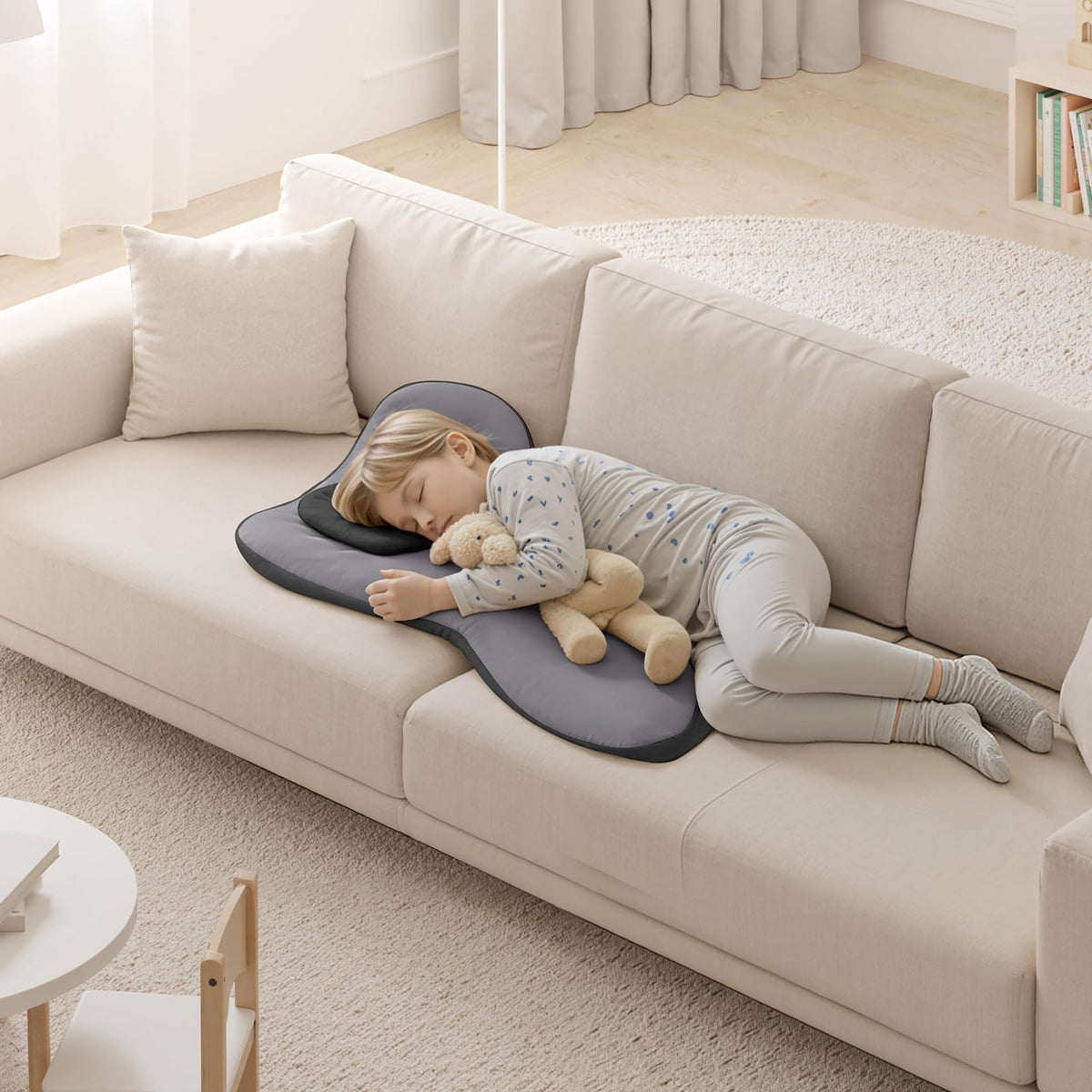 FLORICH placed on office chair, improves sitting posture during work