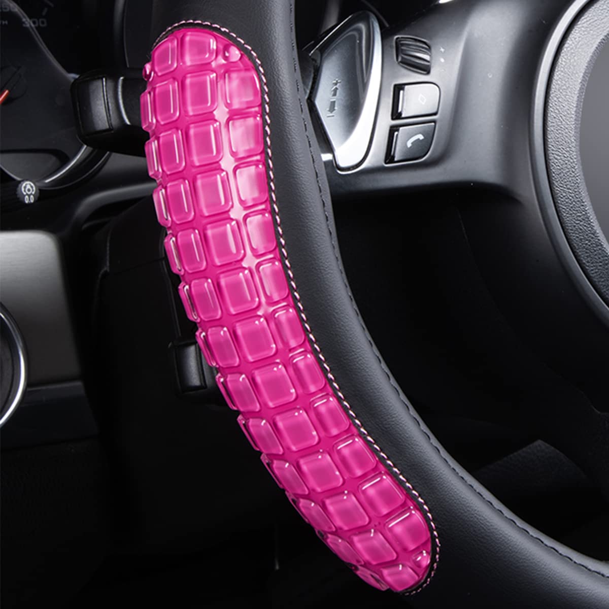 Flying Banner installed on steering wheel showing secure anti-slip fit
