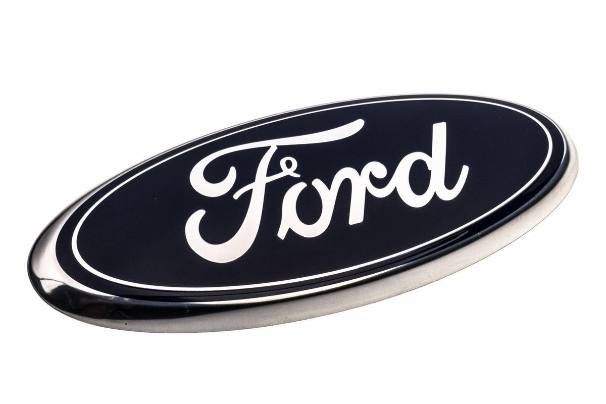 Ford emblem mounted on Flex tailgate demonstrating correct fit and alignment
