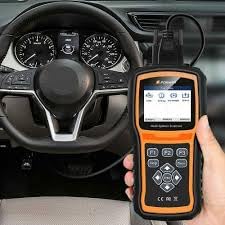 FOXWELL NT530 PLUS connected in a BMW, quick on-vehicle testing benefit