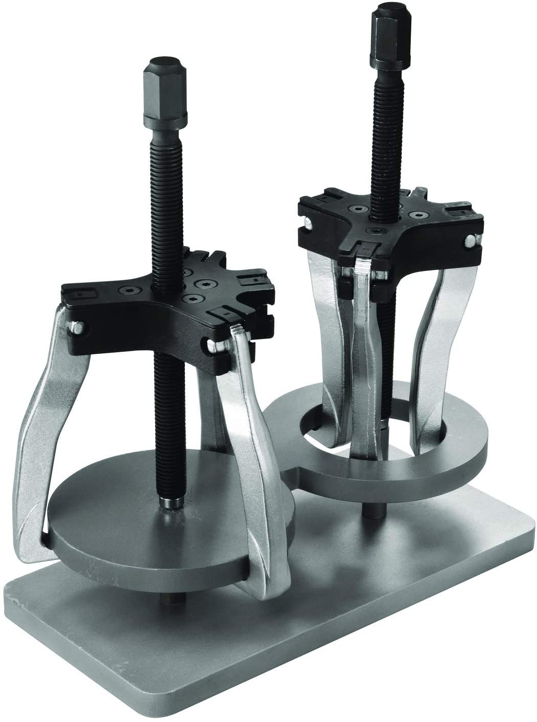 GEARWRENCH external setup on pulley demonstrates efficient removal