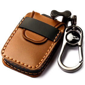 GLECHAZ detachable carabiner keychain detail offering secure attachment