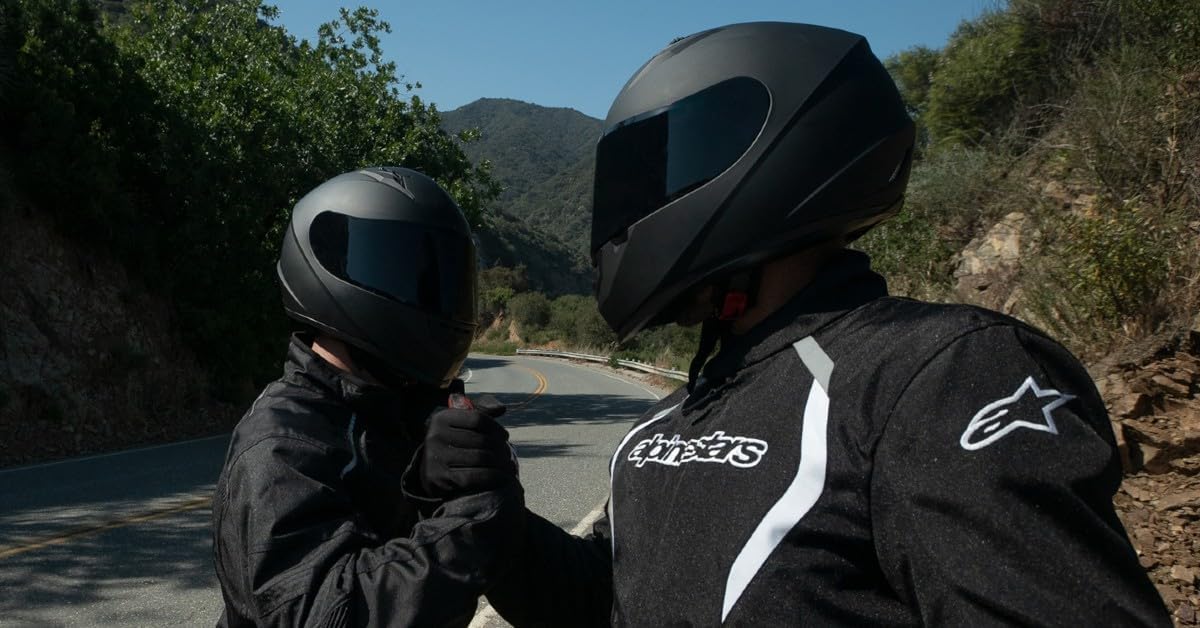 GLX GX11 tinted visor close-up reducing glare and improving daytime vision