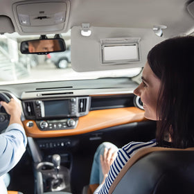 GlymXia lifestyle drivers eye view reducing glare for safer driving