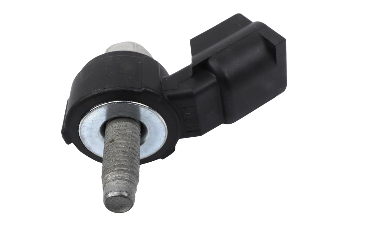 GM GENUINE PARTS sensor connector close-up highlighting secure electrical contact