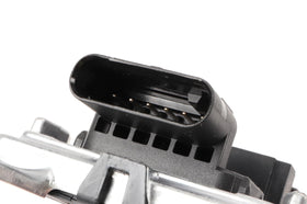 GM Genuine Parts 12718742 installed on exhaust demonstrating correct placement