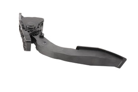 GM Genuine Parts accelerator pedal electrical connector close-up illustrating plug compatibility and reliable signal