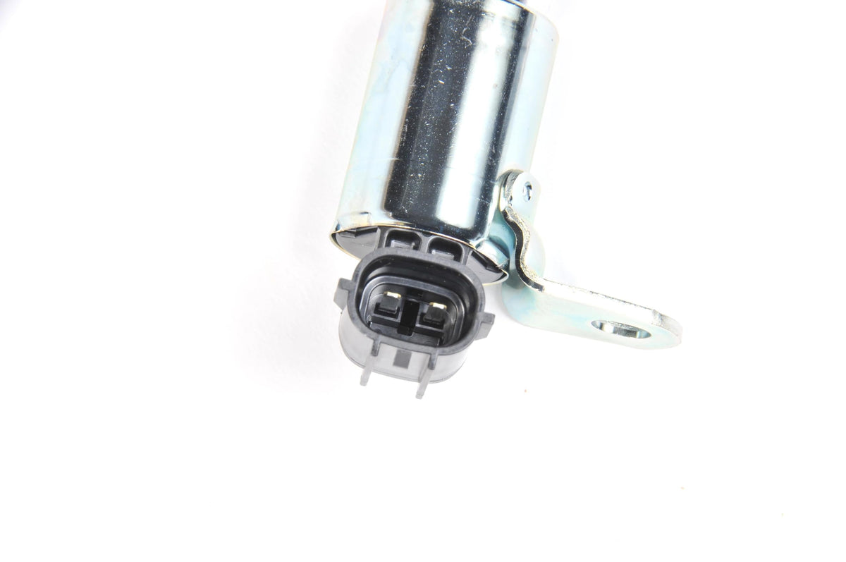 GM Genuine Parts VVT solenoid electrical connector close-up for reliable connection