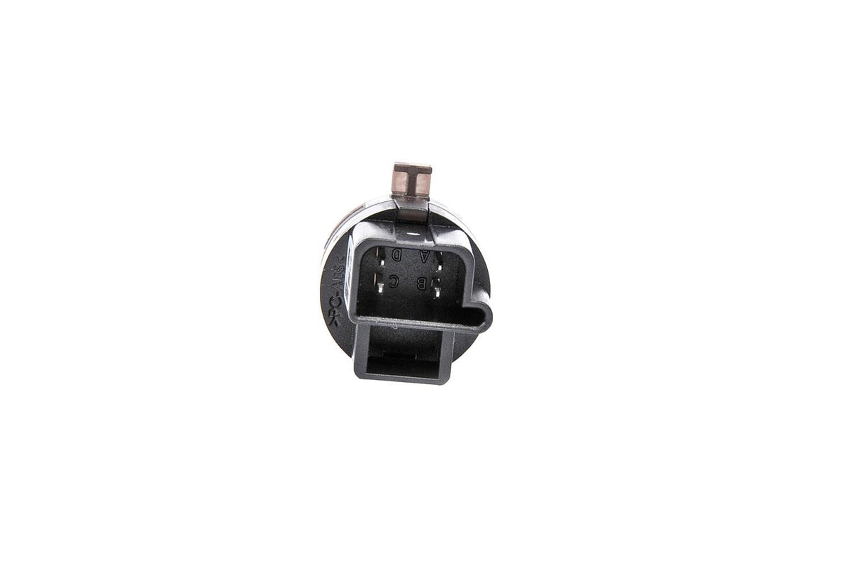 GM GENUINE PARTS sensor connector close-up highlighting secure electrical fit and accurate signal