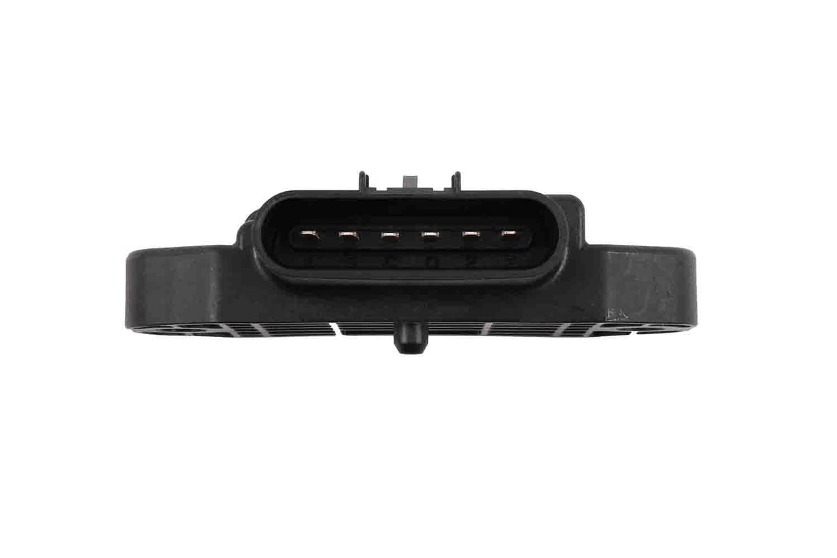 GM Genuine Parts 20904439 installed in vehicle harness demonstrating reliable tow connection
