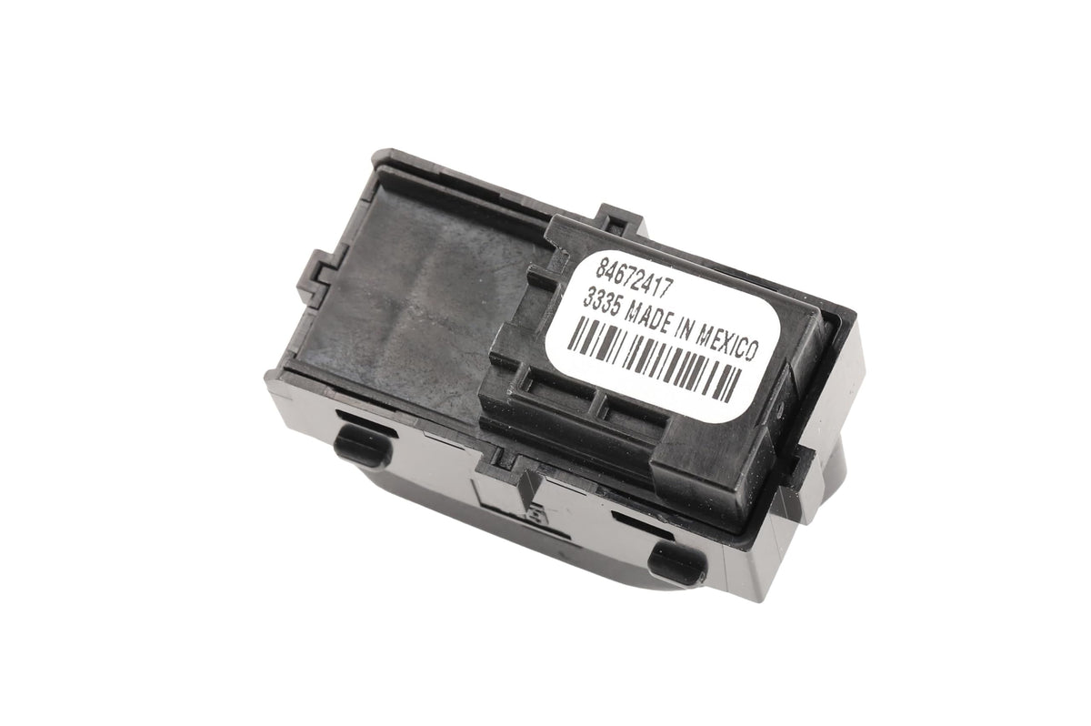 GM Genuine Parts 84672417 connector detail showing pins and latch - guarantees reliable electrical contact