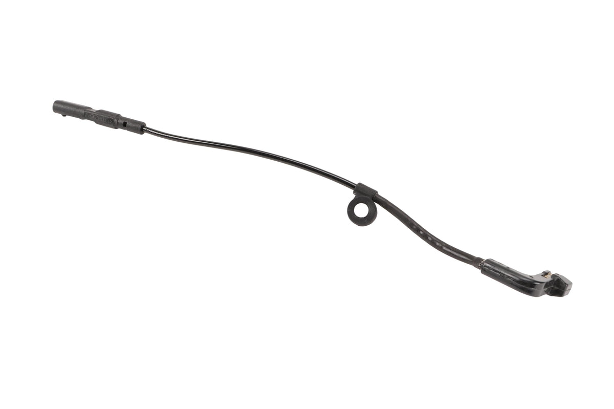 GM Genuine Parts 84688287 connector close-up highlighting secure plug benefit