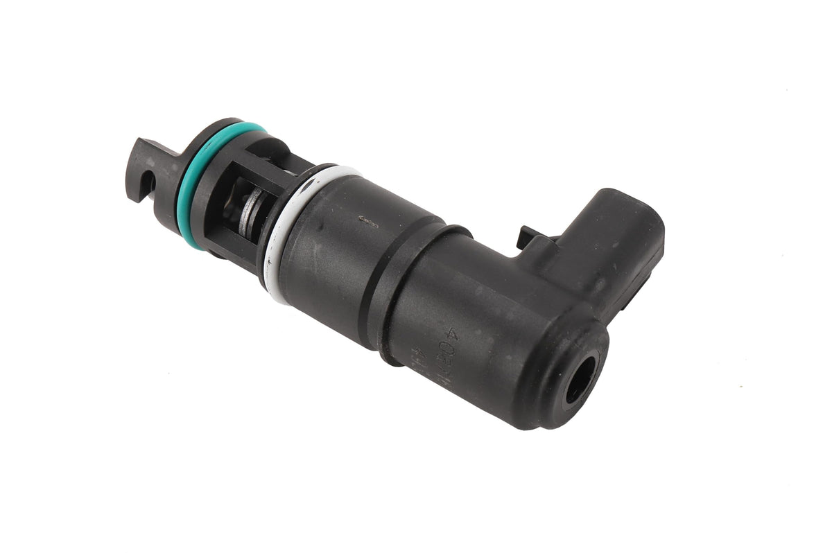 GM Genuine Parts 85123399 electrical connector close-up showing secure OE plug benefit