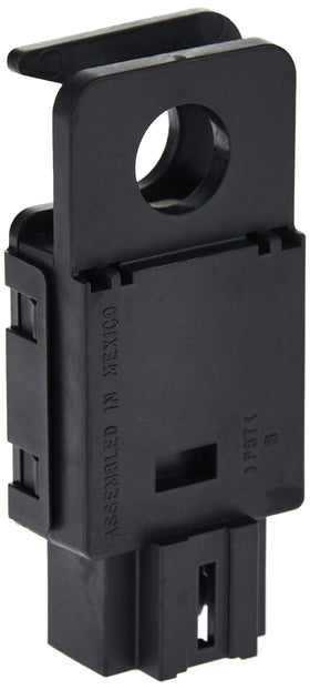 GM Genuine Parts D1539J front view showing compact OE housing and reliable fit
