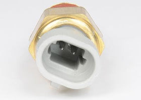 GM Genuine Parts sensor connector close-up showing pins and reliable electrical contact