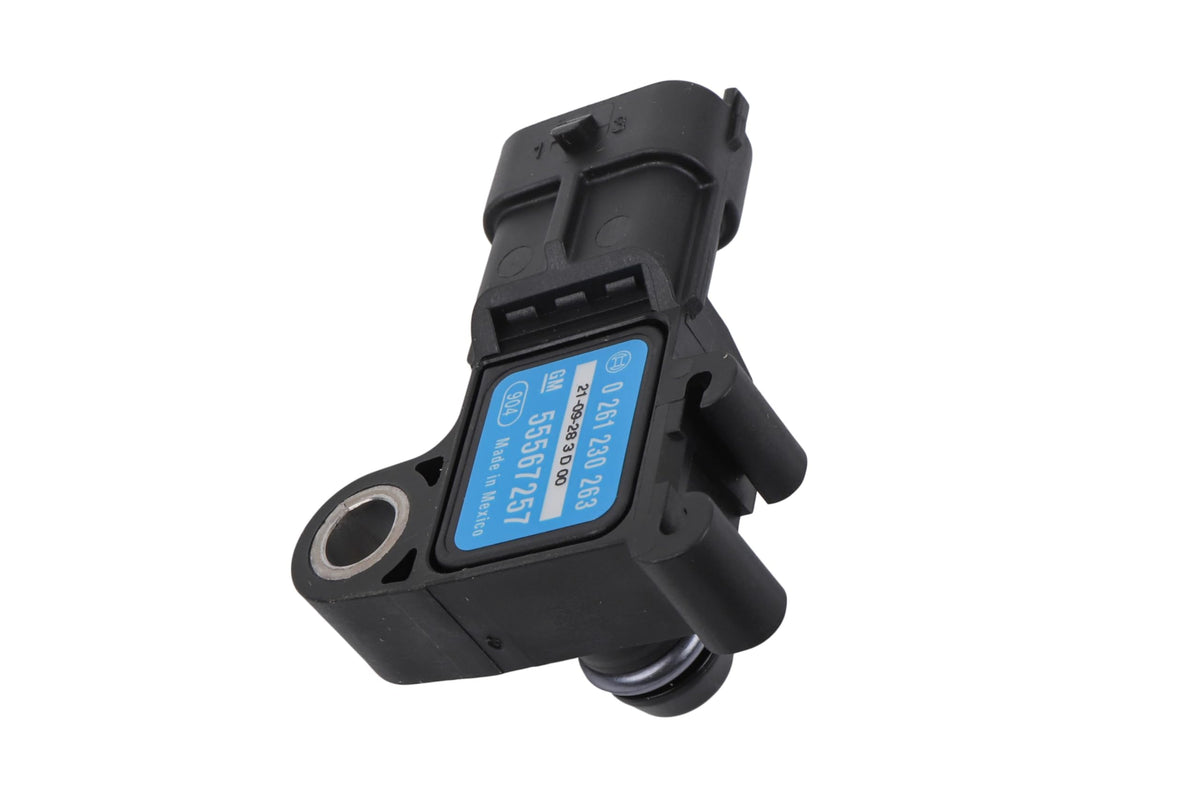 GM Genuine Parts MAP sensor electrical connector close-up enabling correct hookup