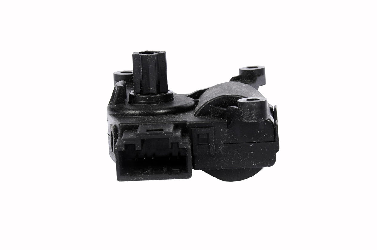GM Genuine Parts actuator connector closeup showing secure plug fit and reliability