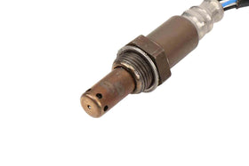 GM Genuine Parts close-up of sensor tip showing sensing element and durable construction benefit
