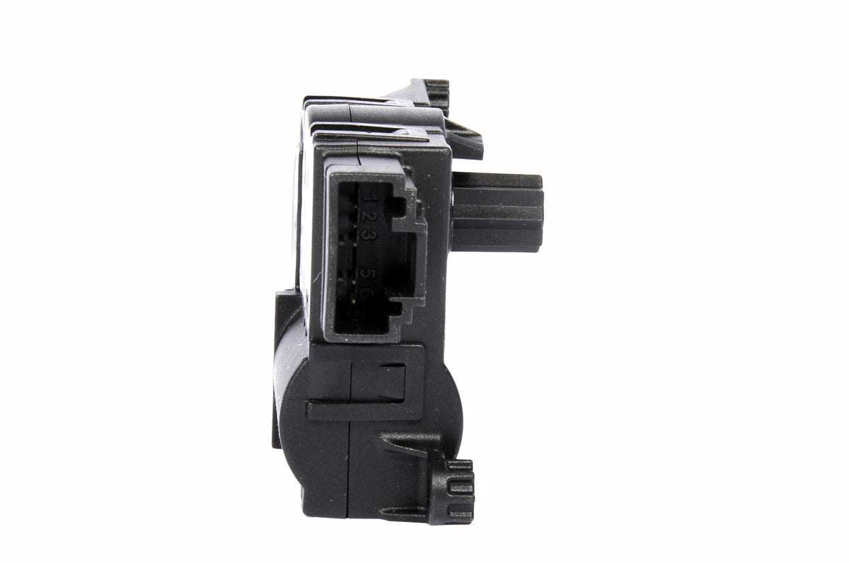 GM Genuine Parts actuator electrical connector close-up illustrating plug-fit reliability and easier installation benefit