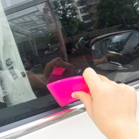 Gomake X-style large squeegee close-up protecting corners and seams