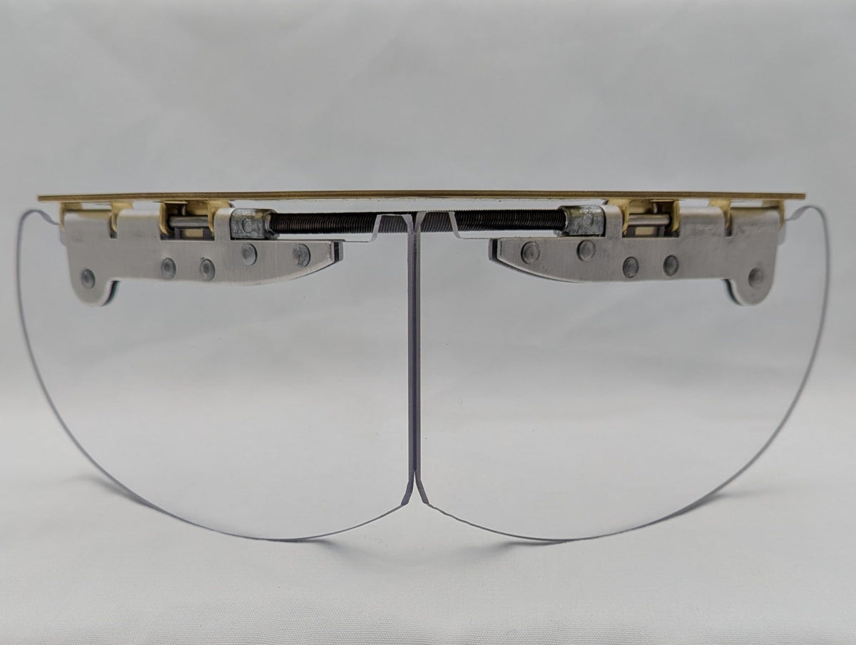 GSP Bourke front view showing clear visor and compact profile for improved sight