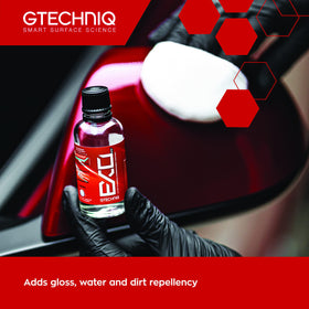 Gtechniq EXO Crystal close-up of liquid texture demonstrating smooth spreadability benefit