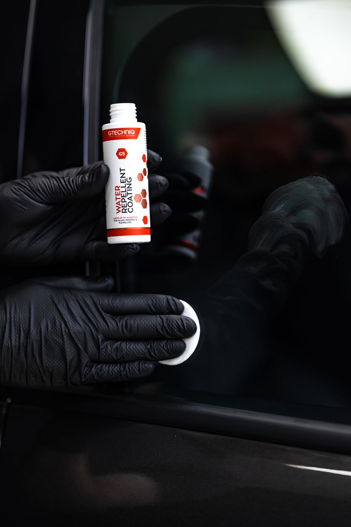 Gtechniq G5 application sponge close-up demonstrating easy precise application