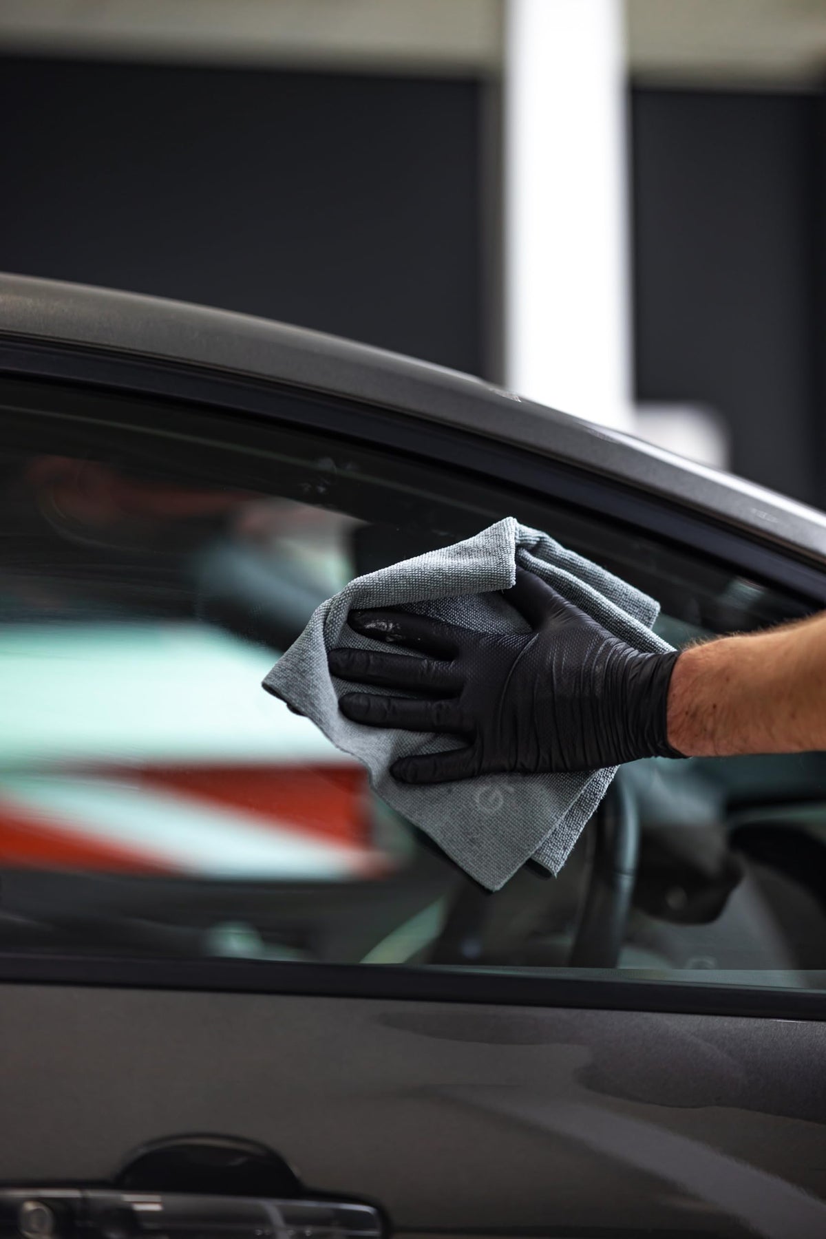 Gtechniq G5 treated windshield with water beading for improved visibility