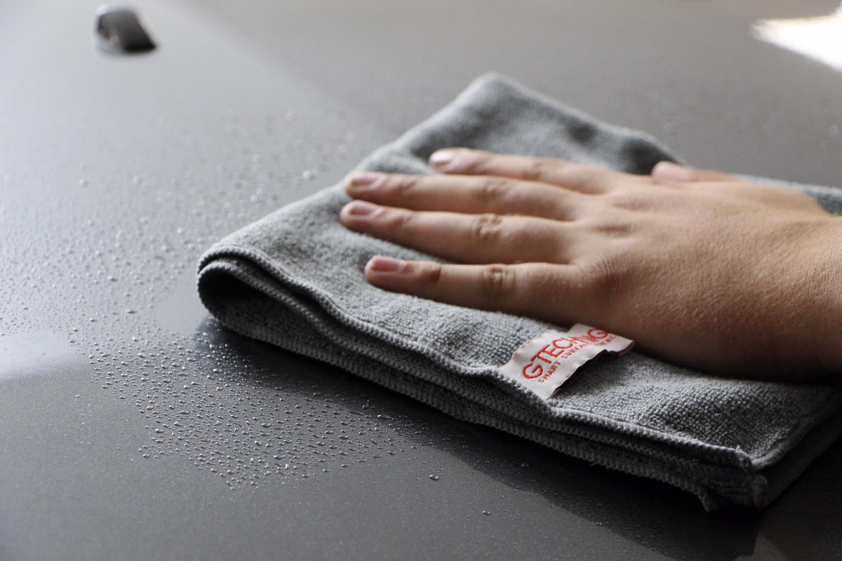 Gtechniq MF1 close-up of short-pile texture demonstrating gentle residue removal