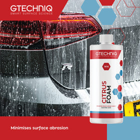 Gtechniq W4 pouring action into measuring cup for precise dilution