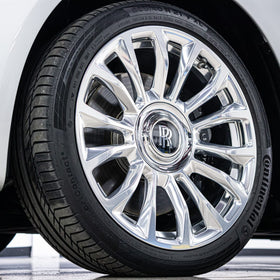 Gyeon application in garage setting showing quick application and professional result benefit