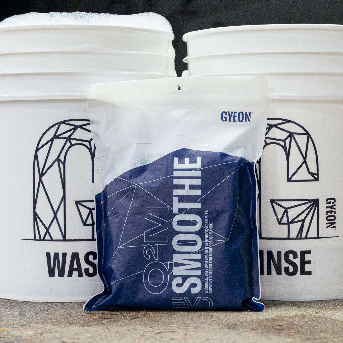 Gyeon Smoothie lathered with shampoo enhancing slip and reduced abrasion