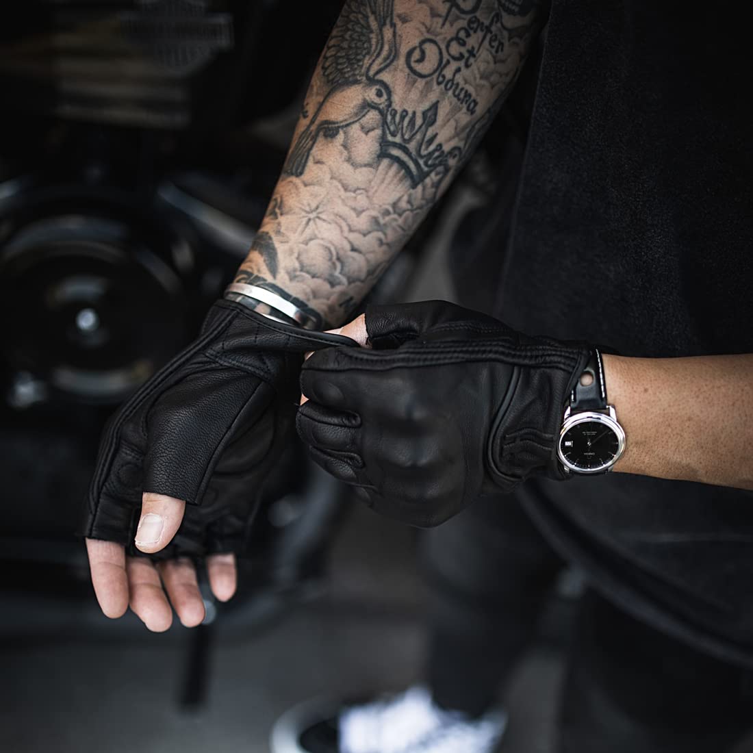 Harssidanzar gloves in use on handlebars showing improved control benefit