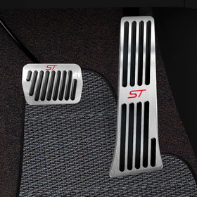 Hecotrax front-facing pedal set showing sporty aluminum and rubber, improving control